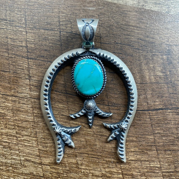 Native American Jewelry - Beautiful Navajo Kevin Billah naja pendant